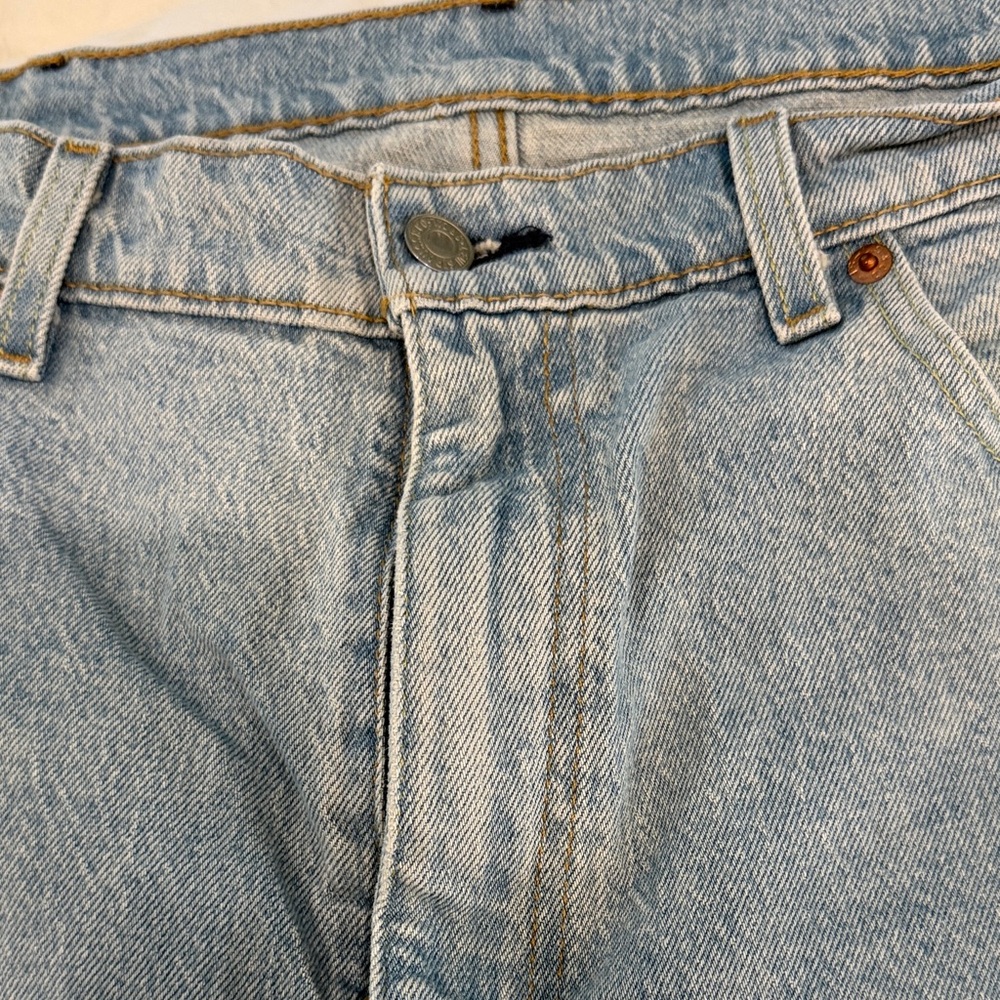 Levi's Light Wash Men's Relaxed Jeans